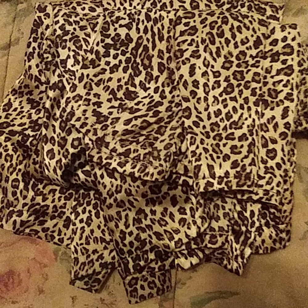 2 piece leopard print pajamas